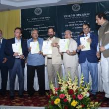 On 7th October, 2017, the Committee presented its Report to the Honorable Minister of Minority Affairs Shri Mukhtar Abbas Naqvi in the presence of Secretary (Minority Affairs), Shri Ameising Luikham, Chairman of Haj Committee of India,